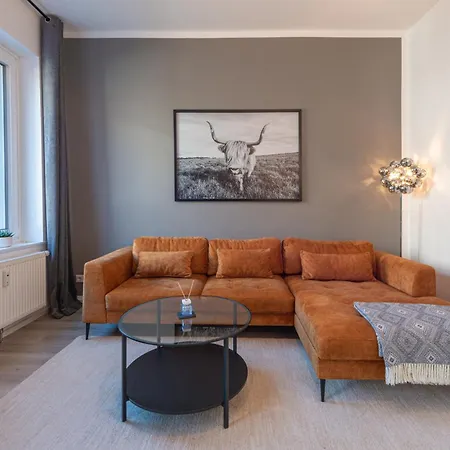 Modern Und Ruhig, Mit Garage & Ps4, Nahe Messe, Rue Und Uniklinik, Voll Ausgestattete Kueche, Bad Mit Dusche Und Badewanne